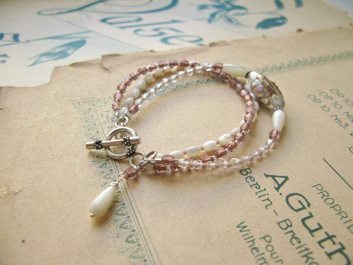 Lily 3-string bracelet