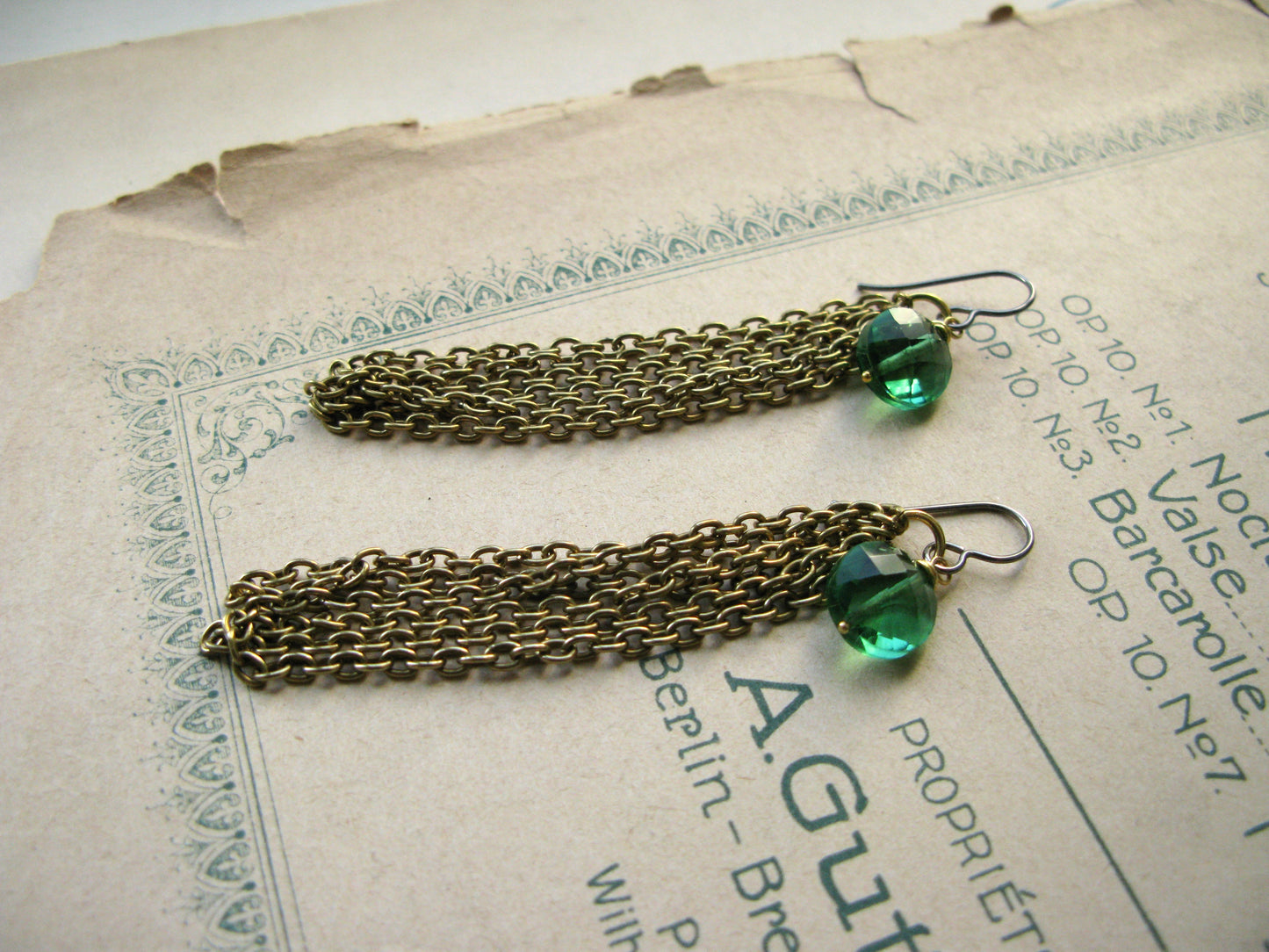 Waves Disco earrings in emerald green