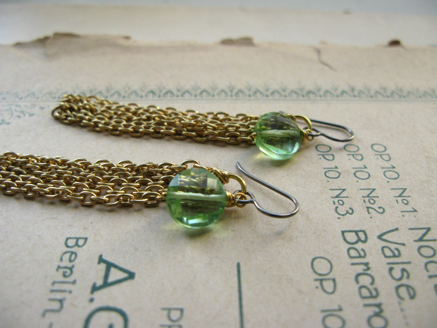 Waves Disco earrings in light green