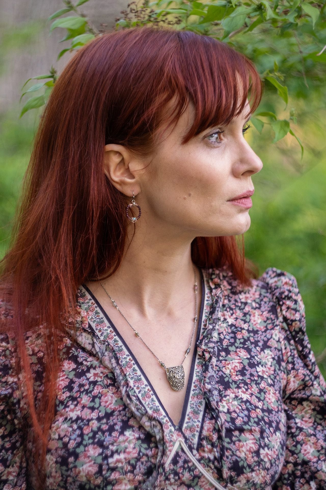 Secret Garden little hoop earrings in cool frost